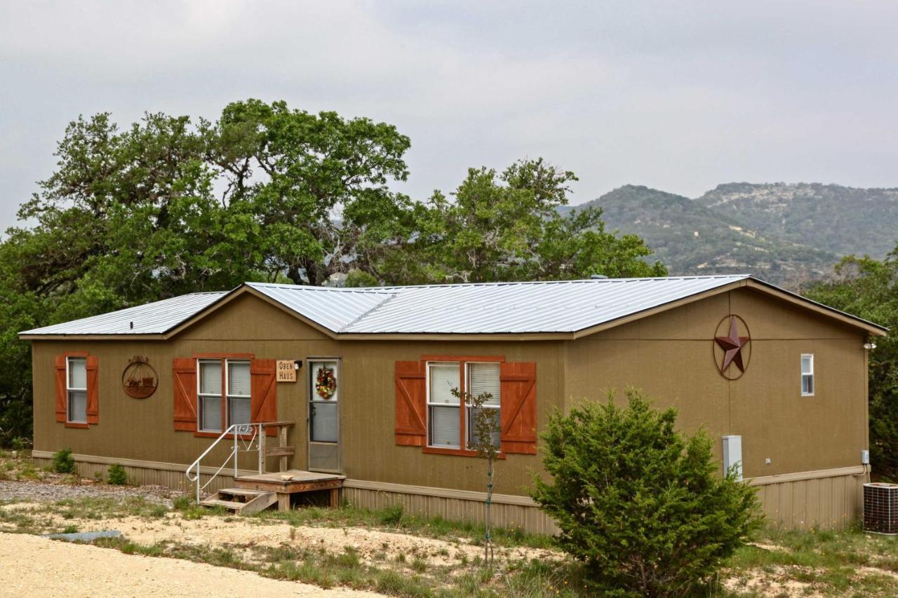 Utopia Family Home With Mountain Viewing Deck! Exterior foto